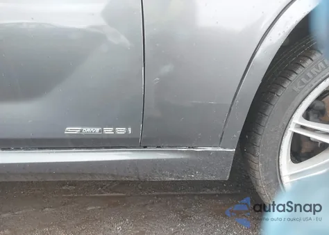 2013 BMW X1 Sdrive28I из США, поврежденный, VIN WBAVM1C51DVW44829